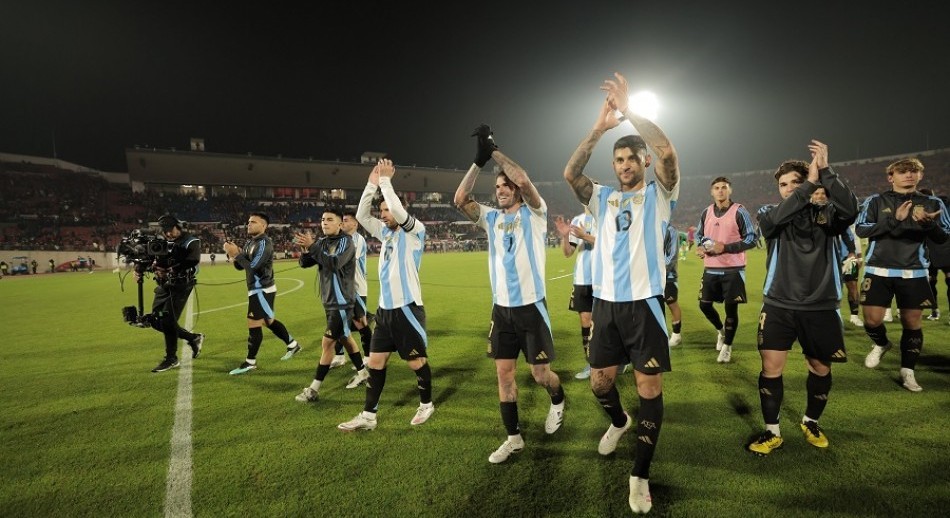 Argentina le ganó 1-0 a Chile y se aseguró la primera posición en las Eliminatorias