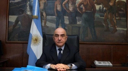 País