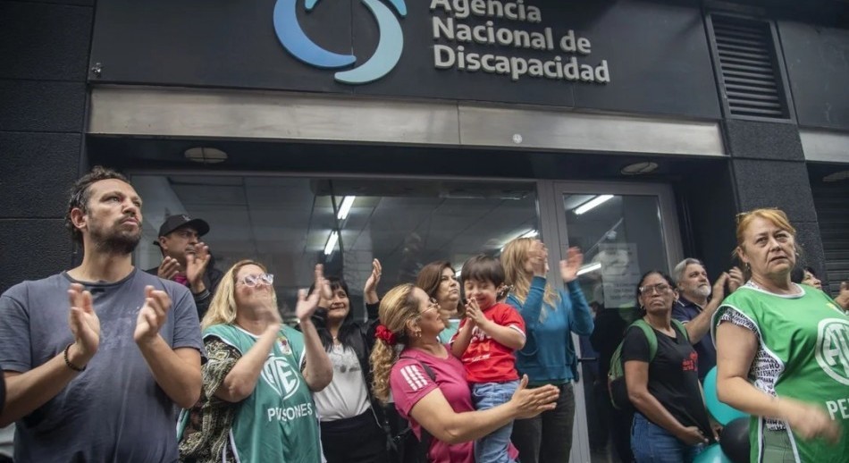 El Gobierno anunció la eliminación de ANDIS y el traspaso de funciones al Ministerio de Salud